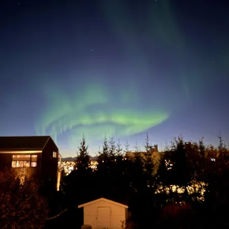 In The Heart Of Tromsdalen 别墅